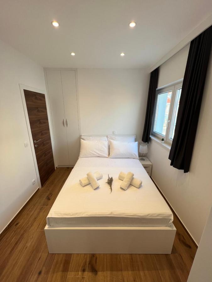Vila Zrina - Apartmani Trogir Exterior photo