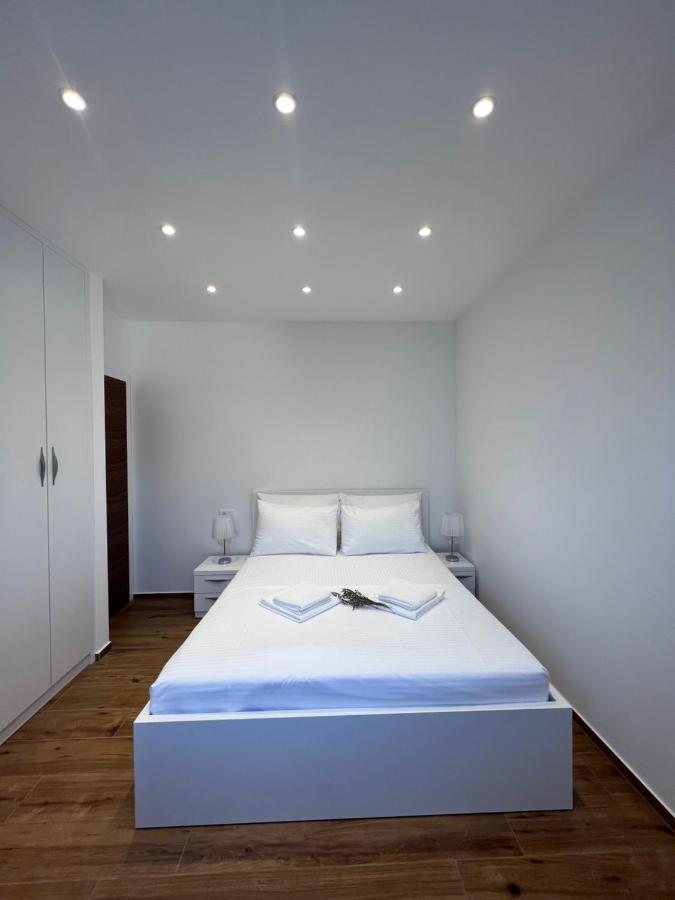 Vila Zrina - Apartmani Trogir Exterior photo